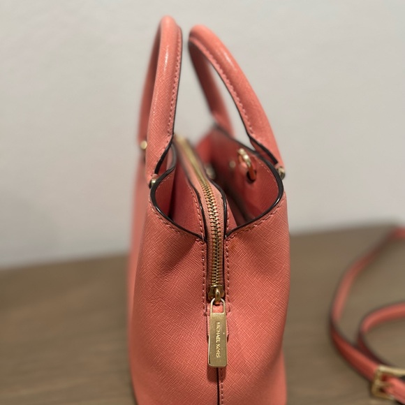 Medium size Michael Kors bag - Picture 9 of 13